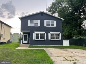 Building Photo - 106 Haines Ave