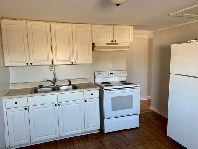 Building Photo - Coming Soon! Cute Home with Water View. Wa...
