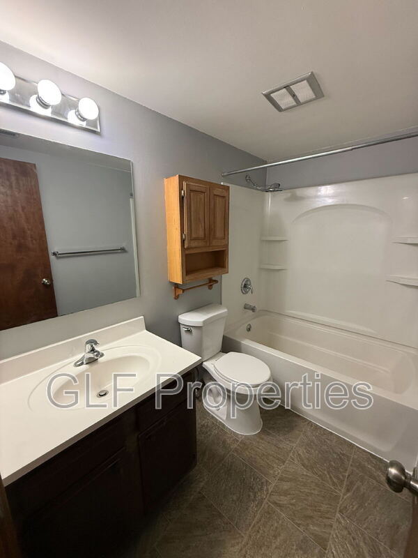 Building Photo - 46 Bradford St