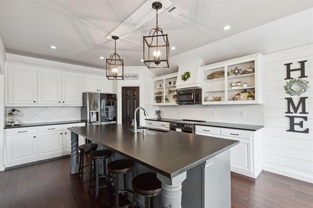 Building Photo - 525 Braewick Dr