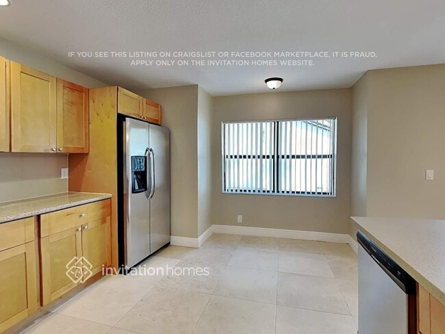 Building Photo - 1240 NW 105th Ave