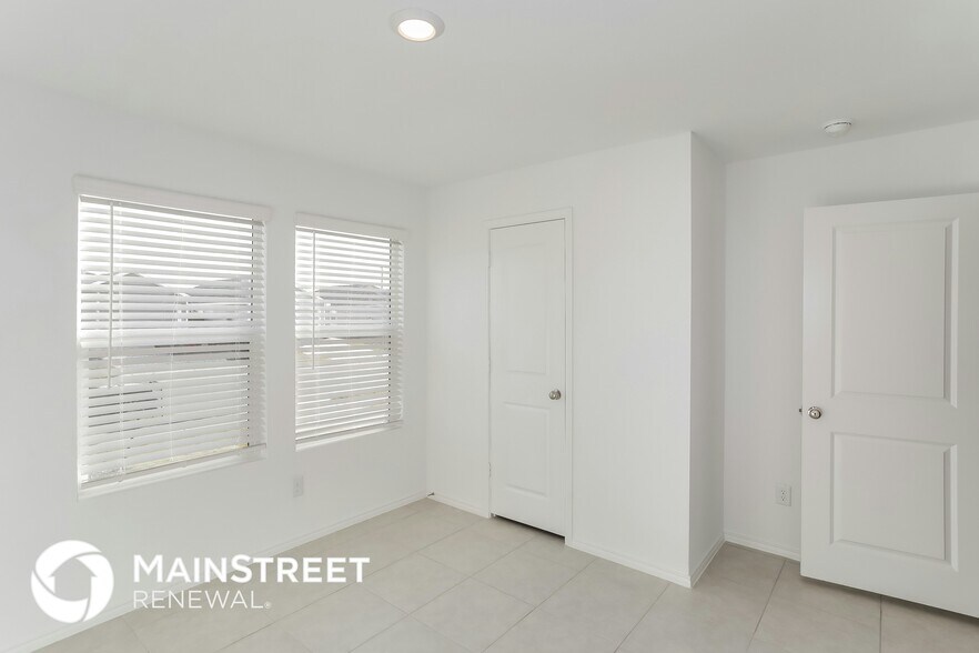Building Photo - 5720 Rockrose Ln