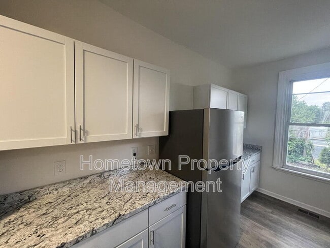 Building Photo - 2350 Logan St