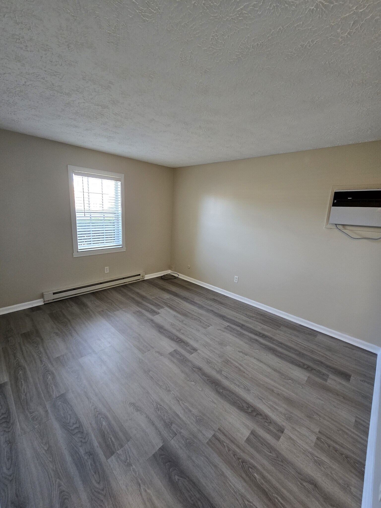 Building Photo - 4951 W 600 N