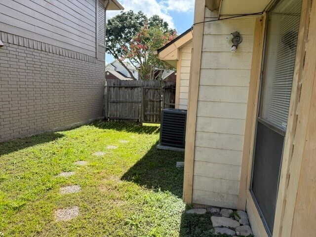 Building Photo - 7722 Valera Ln
