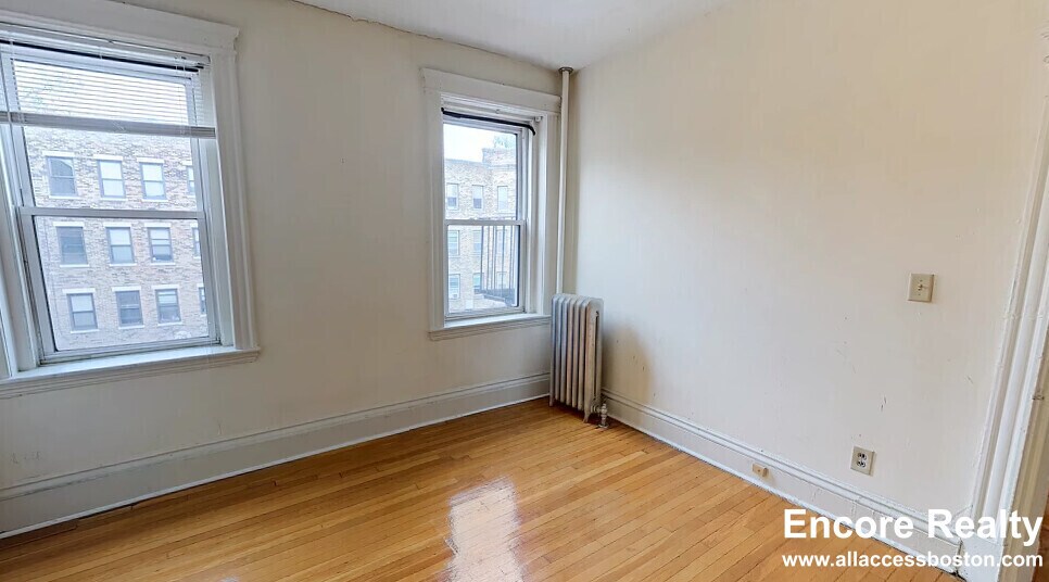 Building Photo - 54 Queensberry St