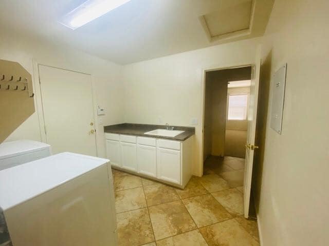 Building Photo - 4240 S Kerby Way