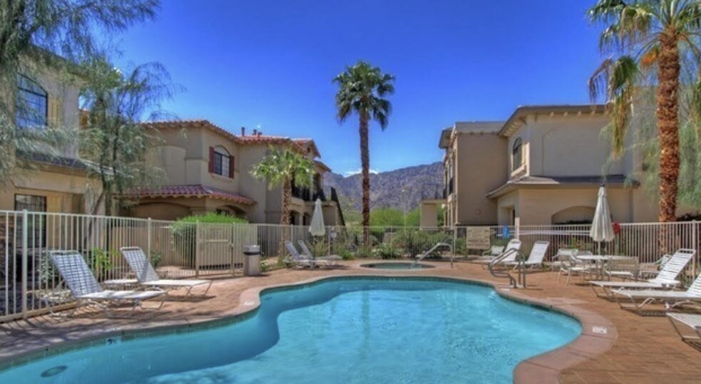 Building Photo - 50610 Santa Rosa Plz