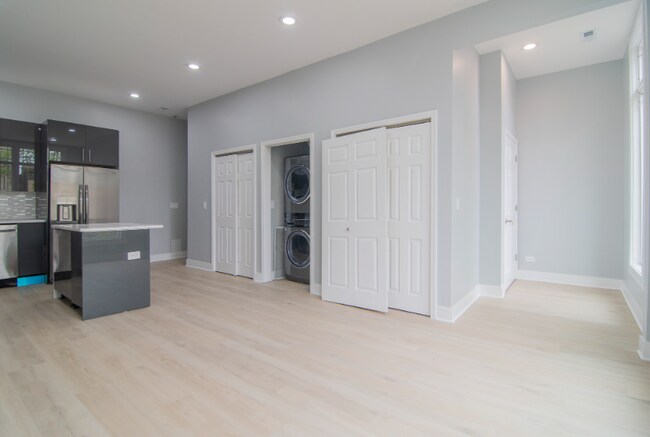 Building Photo - 4618 S Evans Ave