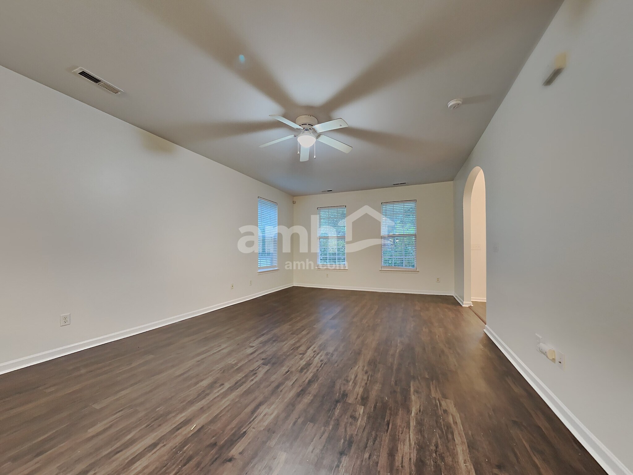 Building Photo - 8970 N Red Maple Cir