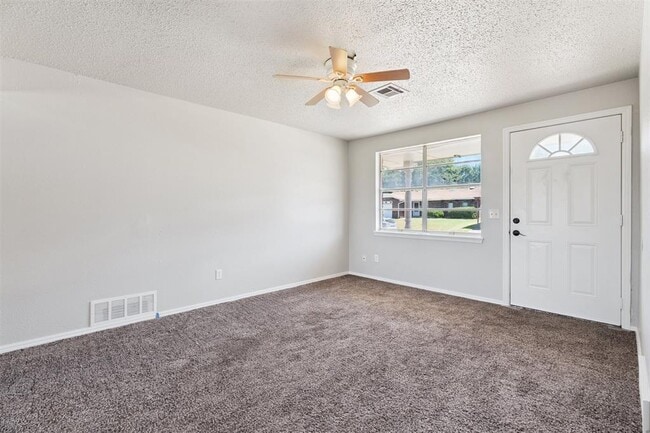 Building Photo - 5221 Foster Dr
