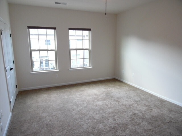 Building Photo - 7723 Duncannon Ln