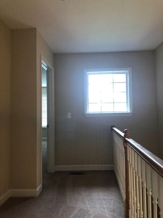 Building Photo - Eagle Landing Subdivision - Community Pool/Clubhouse Amenities!