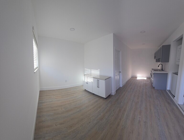 Building Photo - 9610 Johnson St