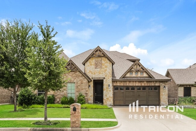 Building Photo - 334 S Hill Dr