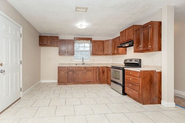 Building Photo - 3 Bedroom home in Gautier