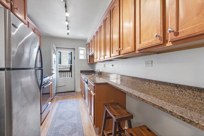 Building Photo - 2735 N Kimball Ave