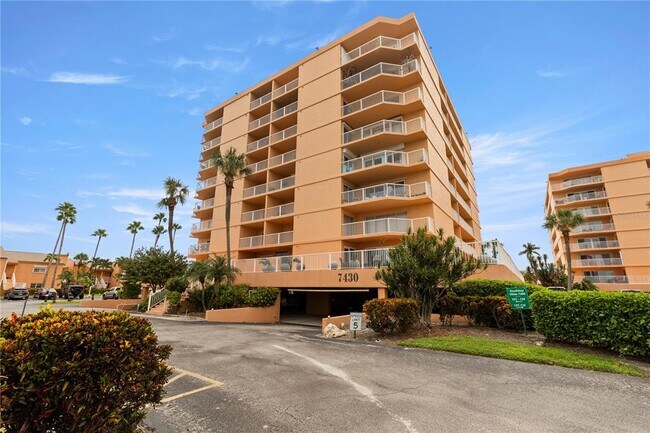 Building Photo - 7430 Sunshine Skyway Ln S