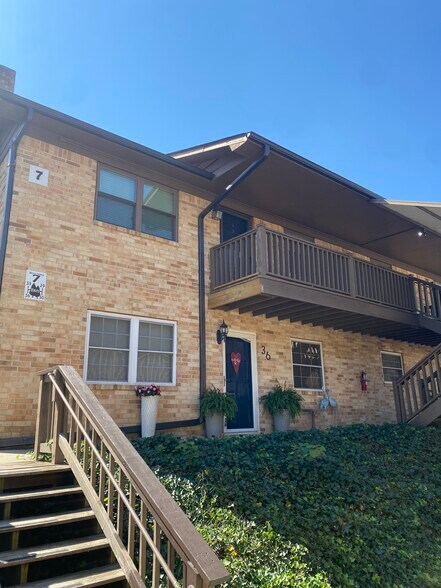 Building Photo - 125 Carl Dr