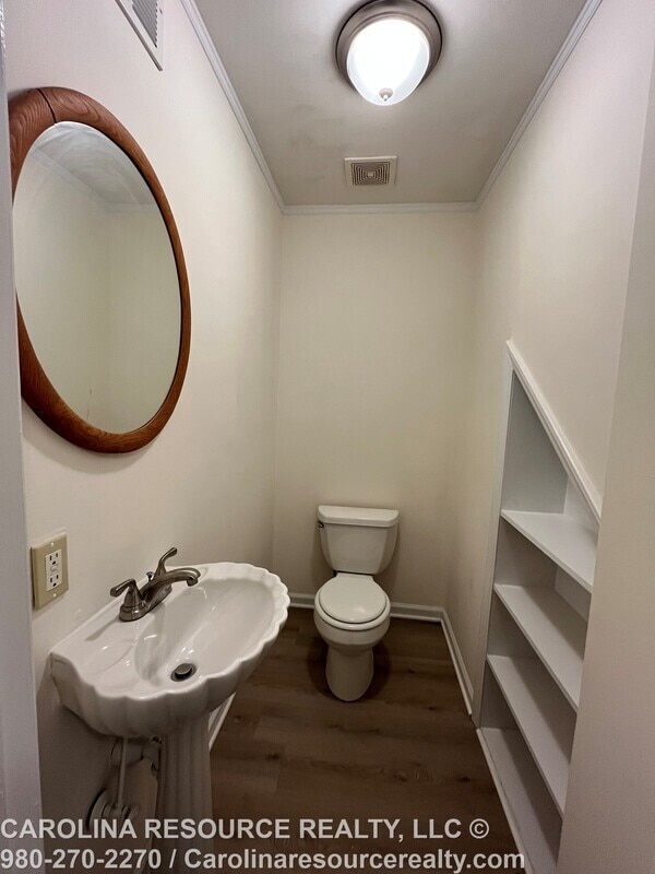 Building Photo - 4535 Dawnwood Dr