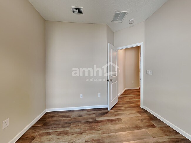 Building Photo - 295 Stone Arbor Ln