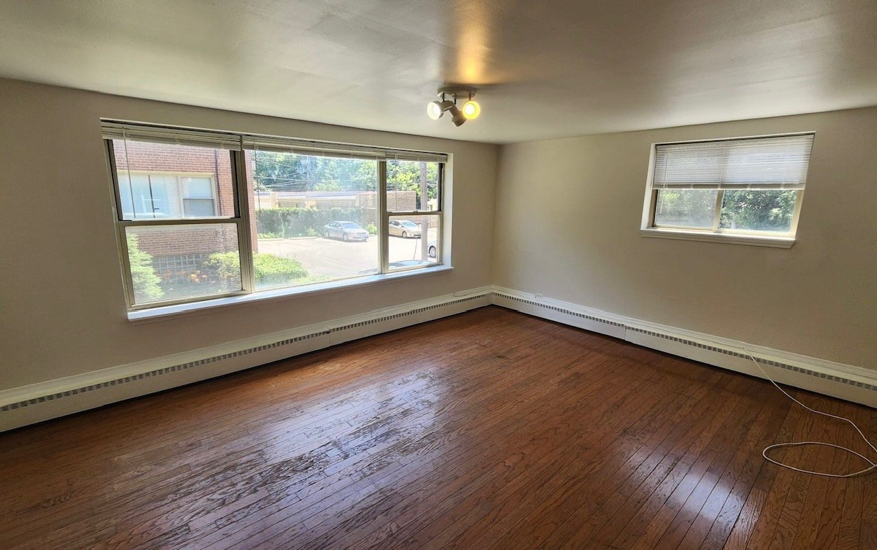 Building Photo - 2243 W Farwell Ave