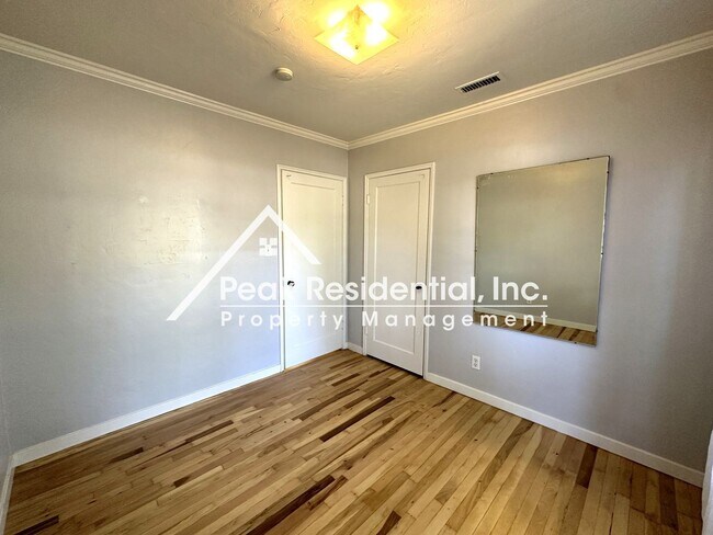 Building Photo - 3 br, 1 bath House - 5200 F Street