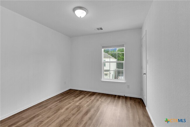 Building Photo - 350 Debus Dr