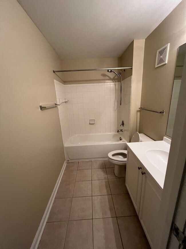 Building Photo - 14-1414 Jones