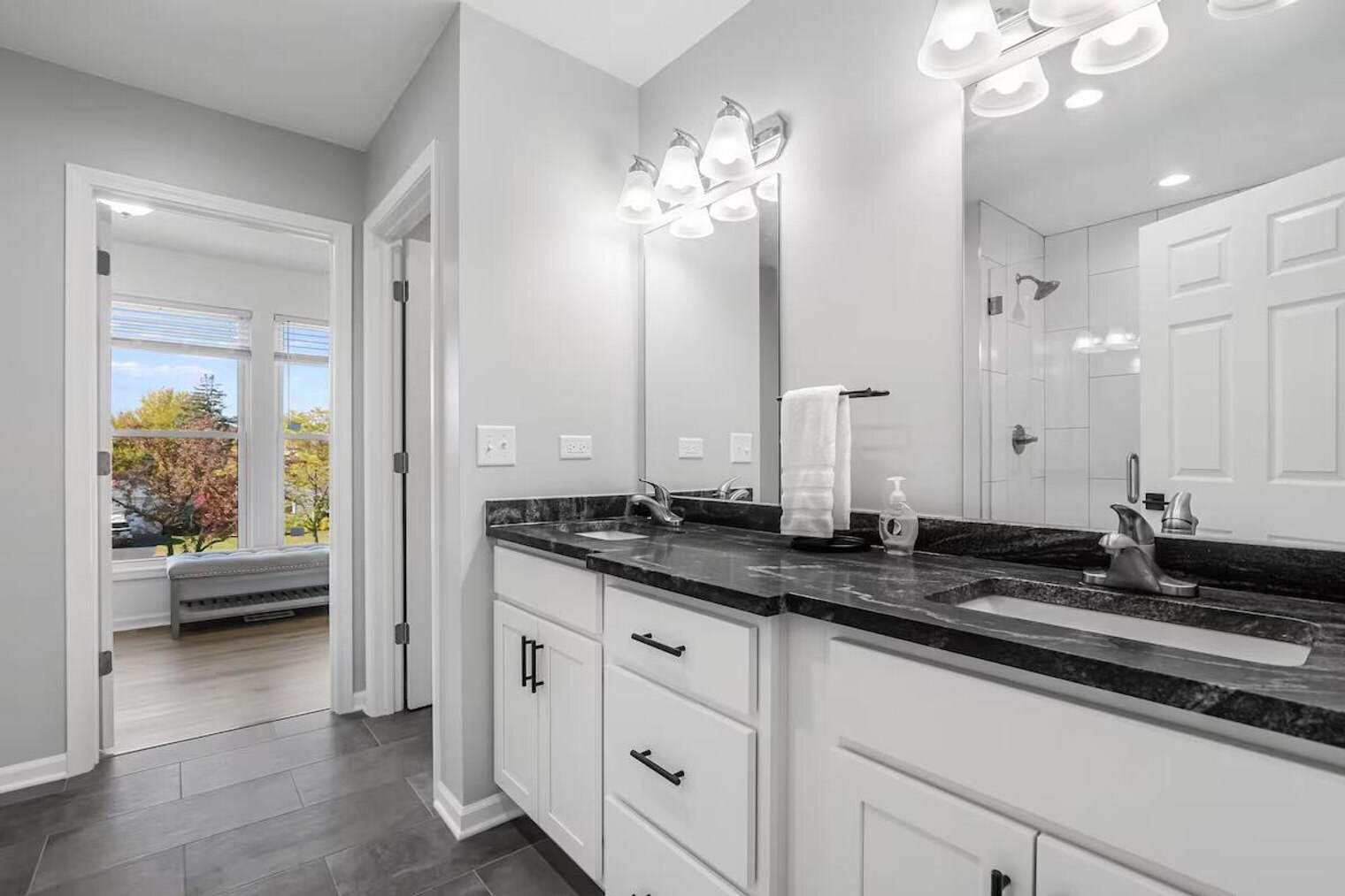 Building Photo - 705 N Garfield St