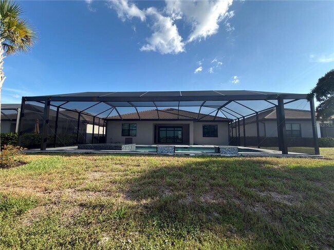 Building Photo - 18334 Ridgeline Dr