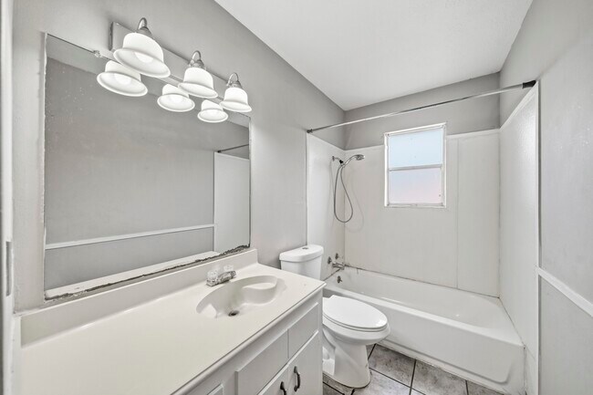 Building Photo - 3324 Kathryn Cir