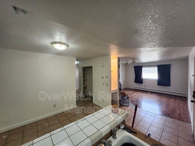 Building Photo - 530 Mumford St