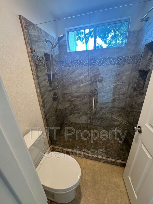 Building Photo - 6512 Canyon Creek Way