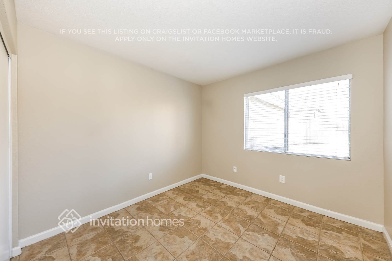 Building Photo - 2386 W Calle Celeste Dr