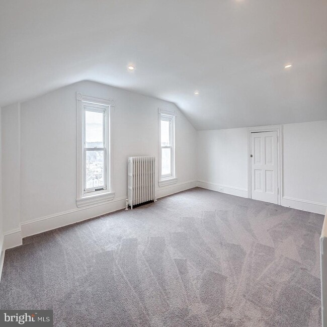 Building Photo - 243 Krams Ave