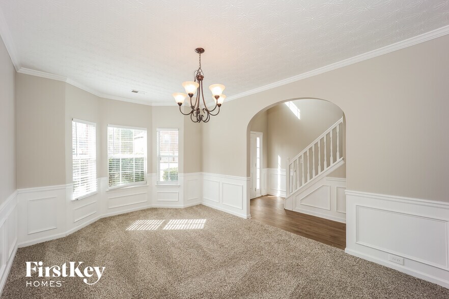 Building Photo - 855 Chapman St