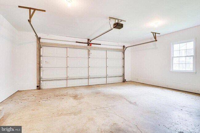 Building Photo - 4809 Tabard Pl