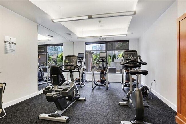 Building Photo - 2 Bedroom, 2 Bathroom Spacious Condo with Dining & Living Room within Heart of Buckhead