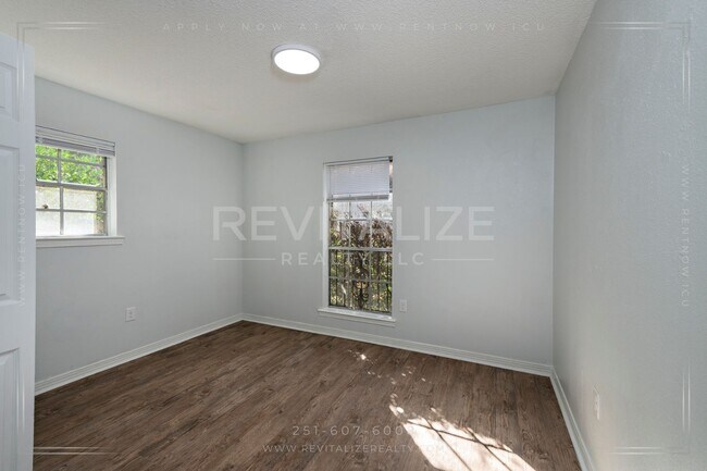 Building Photo - HALF-DEPOSIT SPECIAL! Updated 4 Bed 2 Bath Brick Home in West Mobile