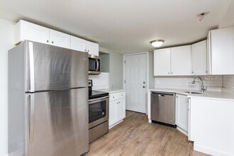 Building Photo - 2 bedroom in Chicago IL 60607