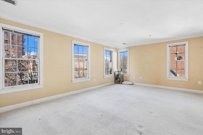 Building Photo - 1053 N Stuart St