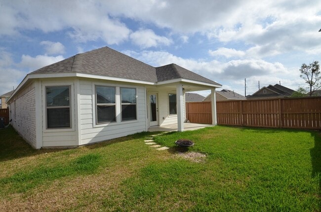 Building Photo - 8230 Blue Fish Dr