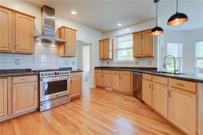 Building Photo - 83 Angels Path