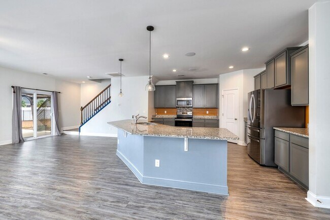 Building Photo - Beautiful home in popular Heritage Bay - F...