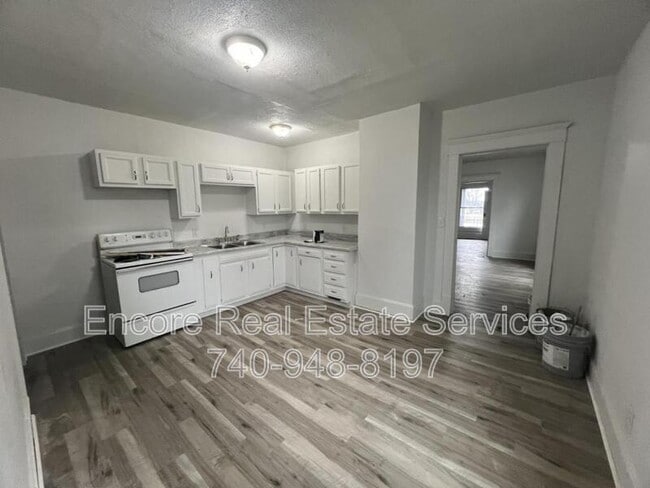 Building Photo - 41 N Pine St