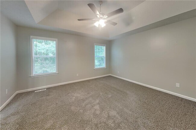 Building Photo - 336 Paradise Cir