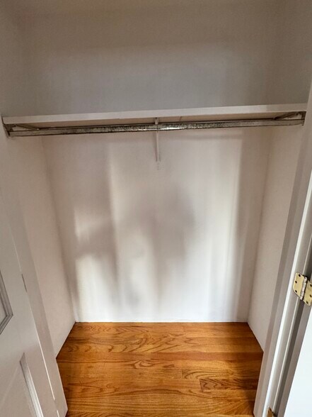 Building Photo - 14 Murdock St