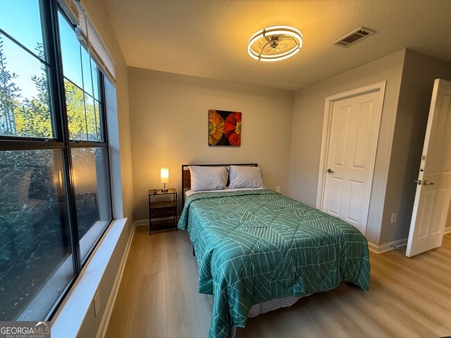 Building Photo - 211 North Ave