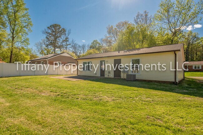 Building Photo - 3350 Misty Wood Dr